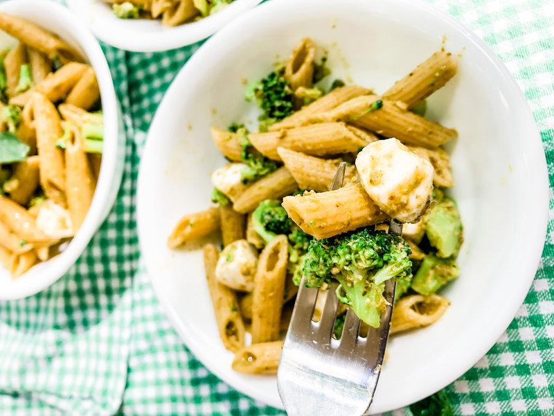 Pesto Pasta with Veggies and Mozzarella